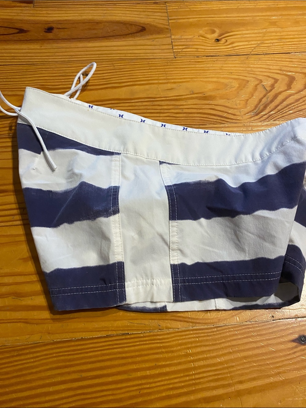 Hurley White and Navy Striped Women’s Athletic Board Shorts - Picture 6 of 6